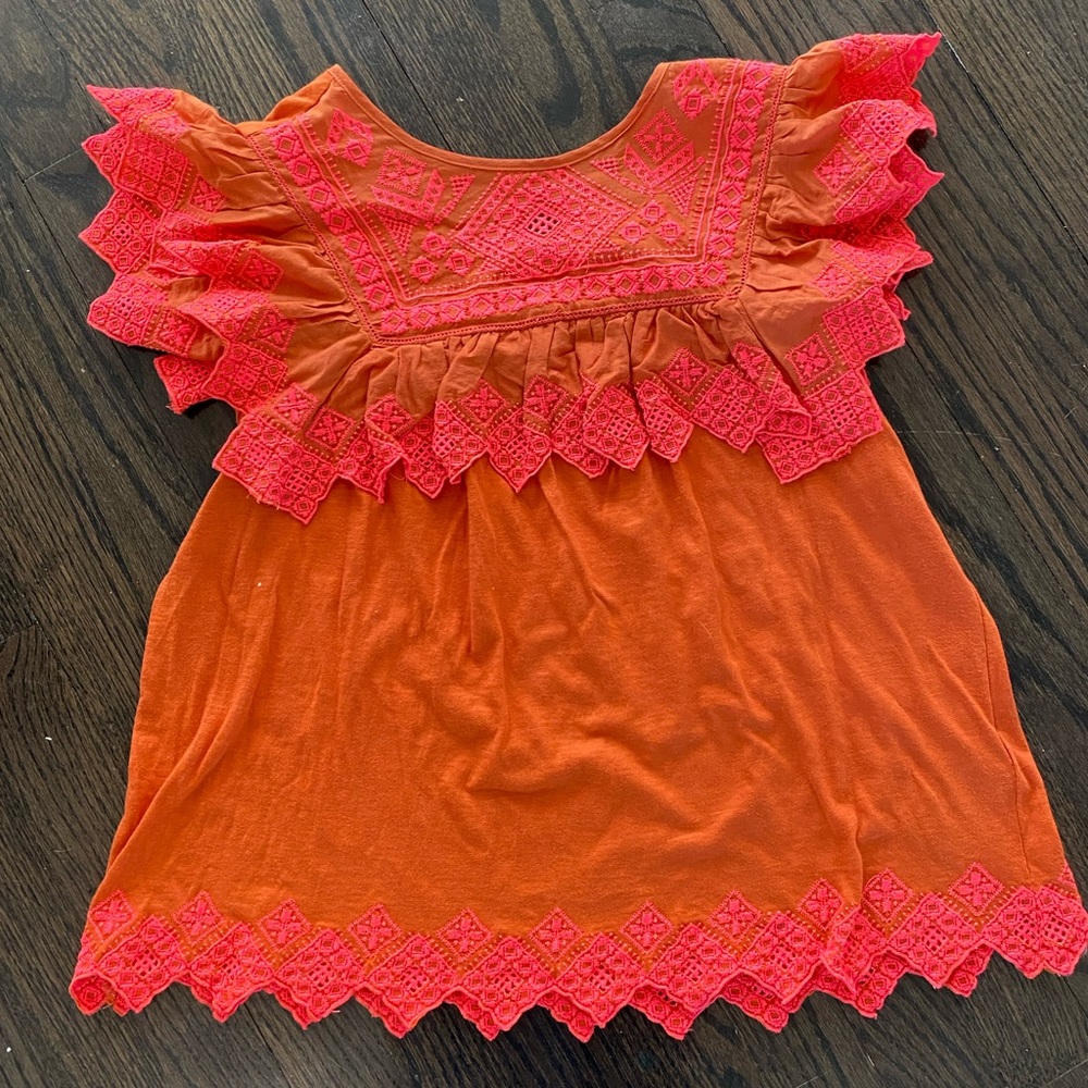 Anthropology beautiful embroidered top with flutter sleeves